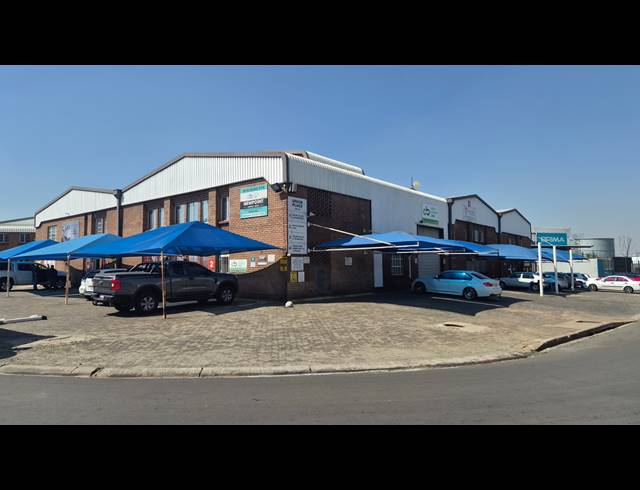 306M² WAREHOUSE TO LET IN JET PARK